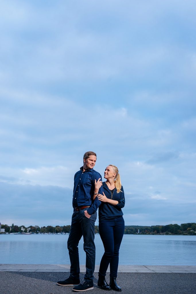 Verlobungsfotos am Tiefen See in unmittelbarer Nähe vom Hans Otto Theater Potsdam