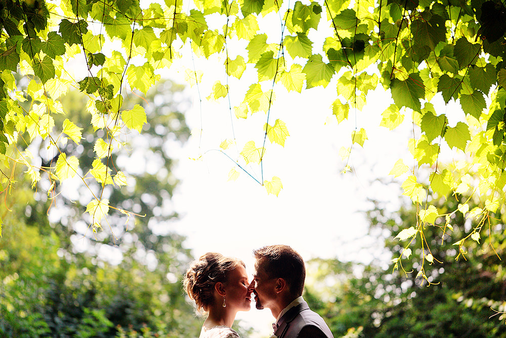 Hochzeitsfotos im Park Babelsberg mit dem verliebten Brautpaar