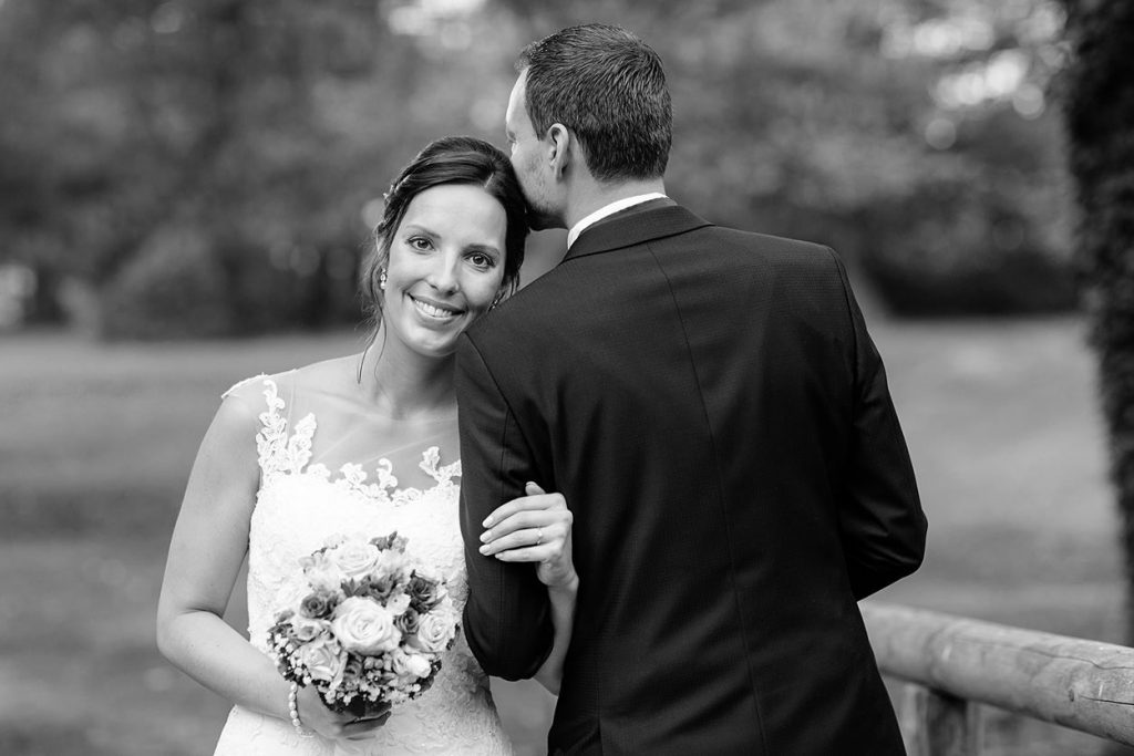 Hochzeitsfotos mit dem Brautpaar im Schlosspark Reckahn nach der Trauung