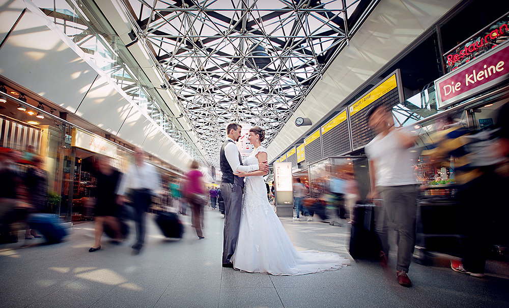 Hochzeitsfotos im Flughafen Berlin Tegel