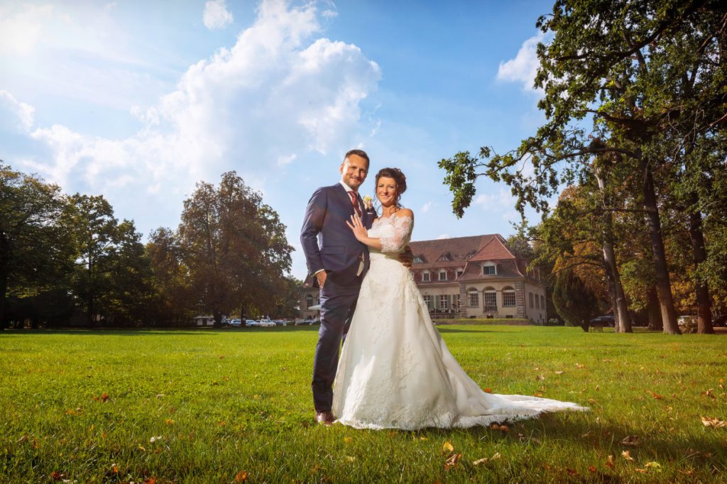 Hochzeitsfotos im Park von Schloss Kartzow Potsdam