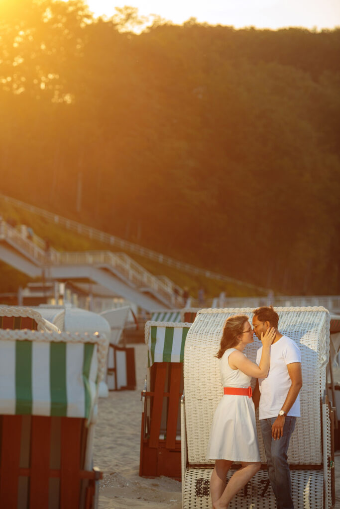 Verlobungsshooting in Sellin/Rügen am Strand bei Sonnenuntergang